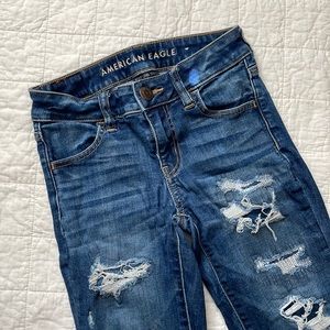 AMERICAN EAGLE Distressed Skinny Jeans